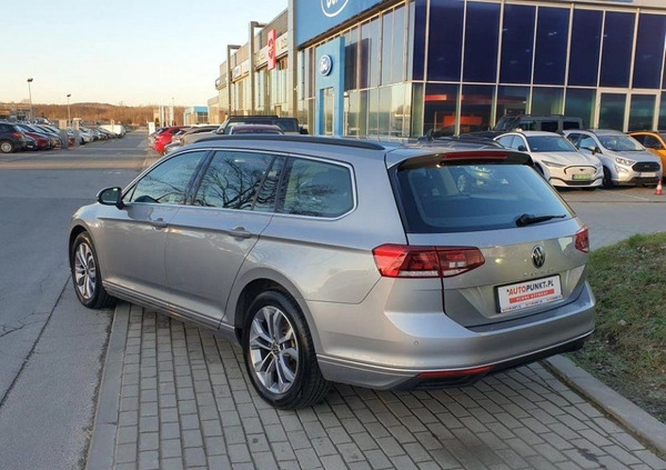 Volkswagen Passat cena 102900 przebieg: 70044, rok produkcji 2020 z Kraków małe 172